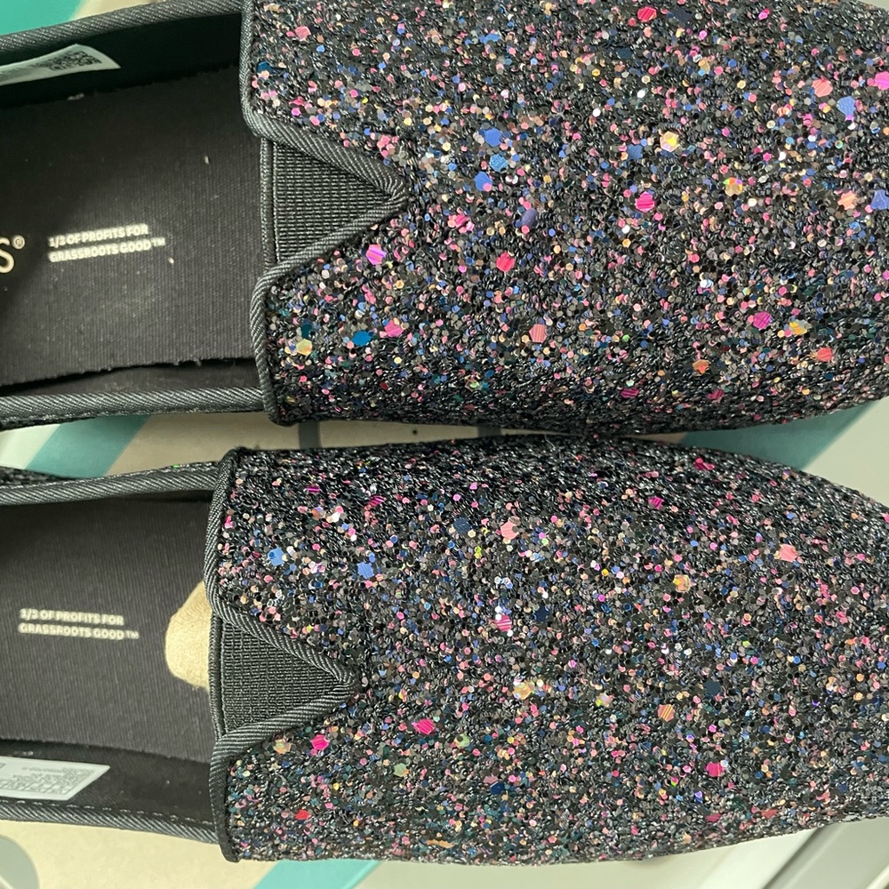 Tom’s Glitter slip on shoes